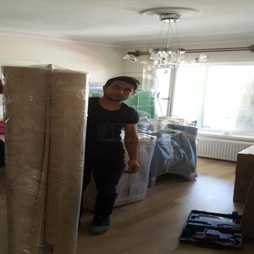 Nakliye araçındaki eşyalar