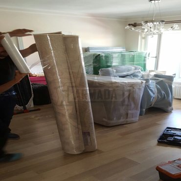 Paketlenmiş Dolap ve Parçaları